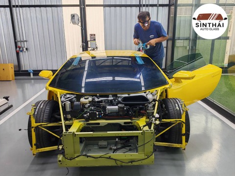 รับติดฟิล์มกรองแสงรถยนต์ ราคาประหยัด